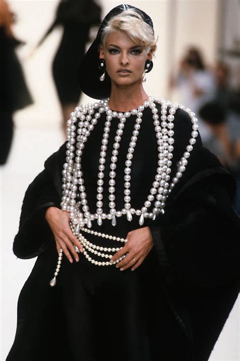 chanel iconic looks|most famous chanel model.